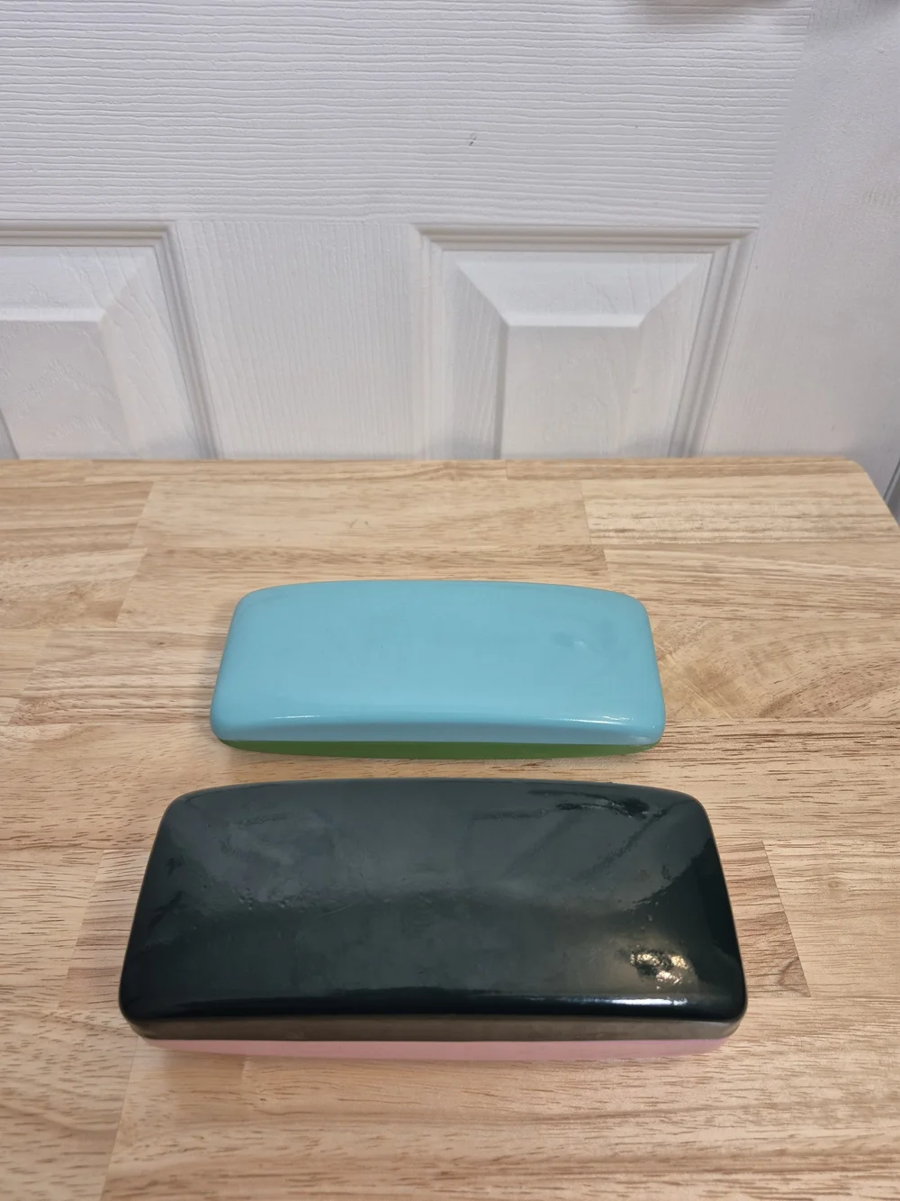 Kate Spade New York Set of 2 Hard Glasses Cases Four Eyes Eyelash Pink Green